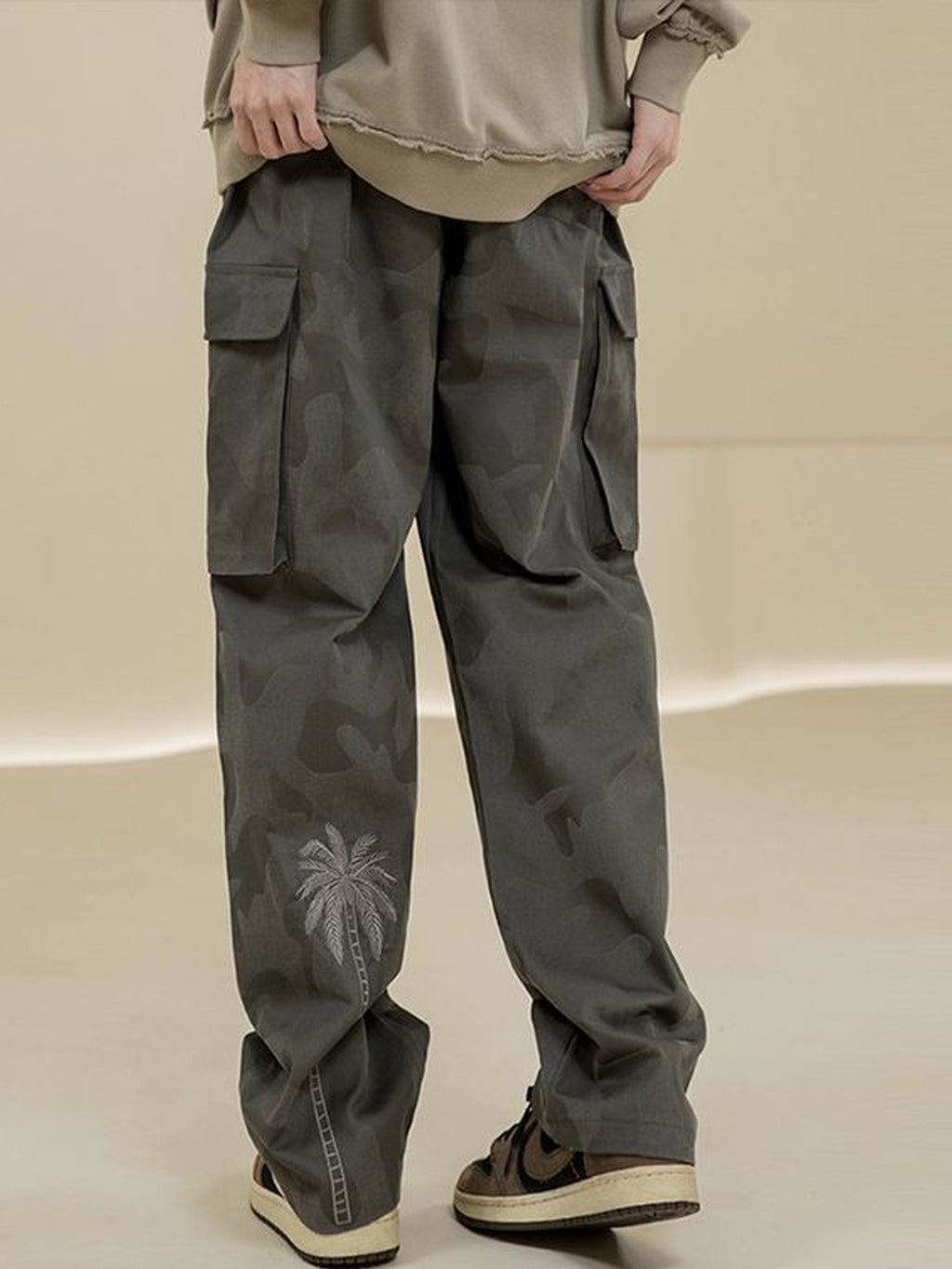 Men's Relaxed Fit Tonal Camo Cargo Pants | Baggy Streetwear Utility Trousers